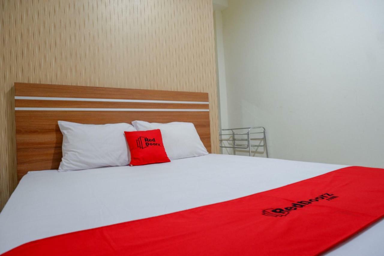 Hotel Reddoorz Near Living Plaza Purwokerto Esterno foto