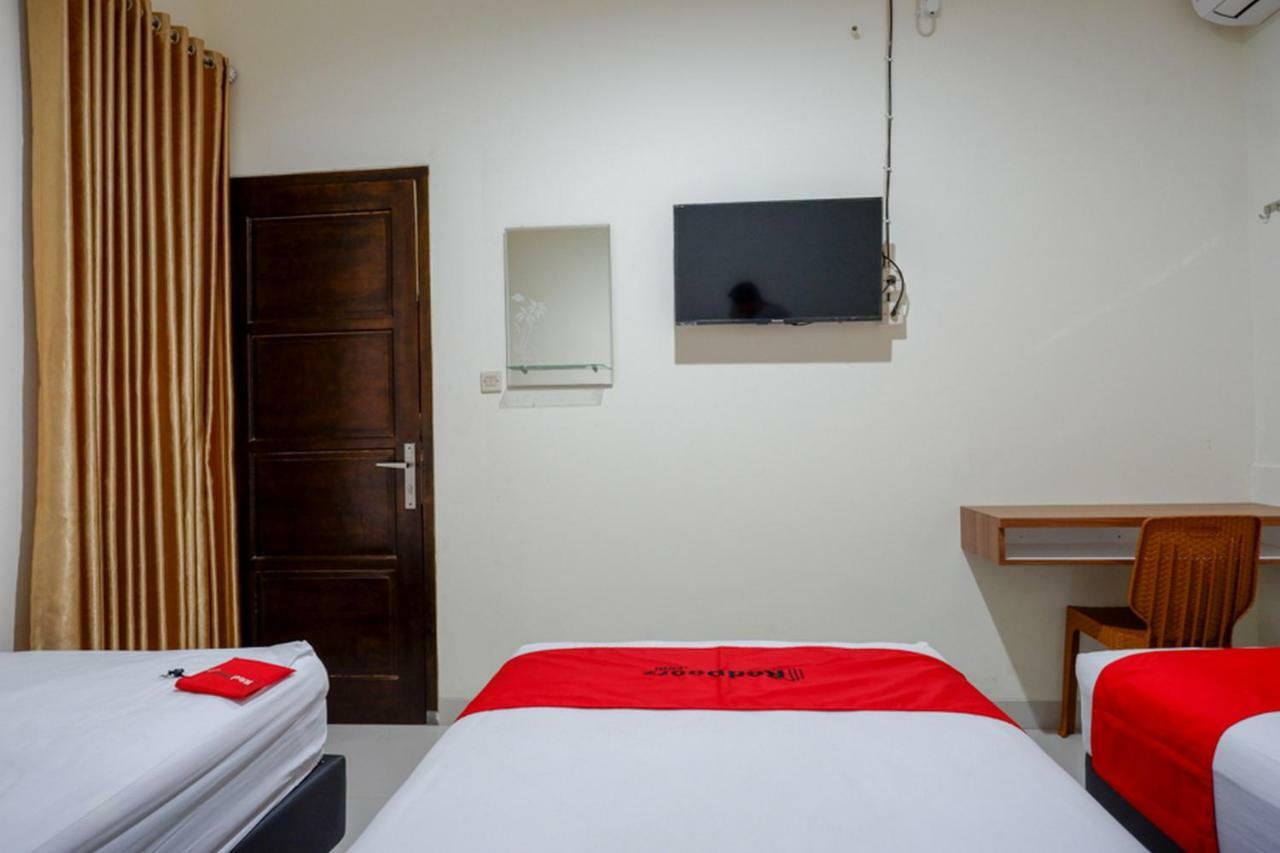 Hotel Reddoorz Near Living Plaza Purwokerto Esterno foto