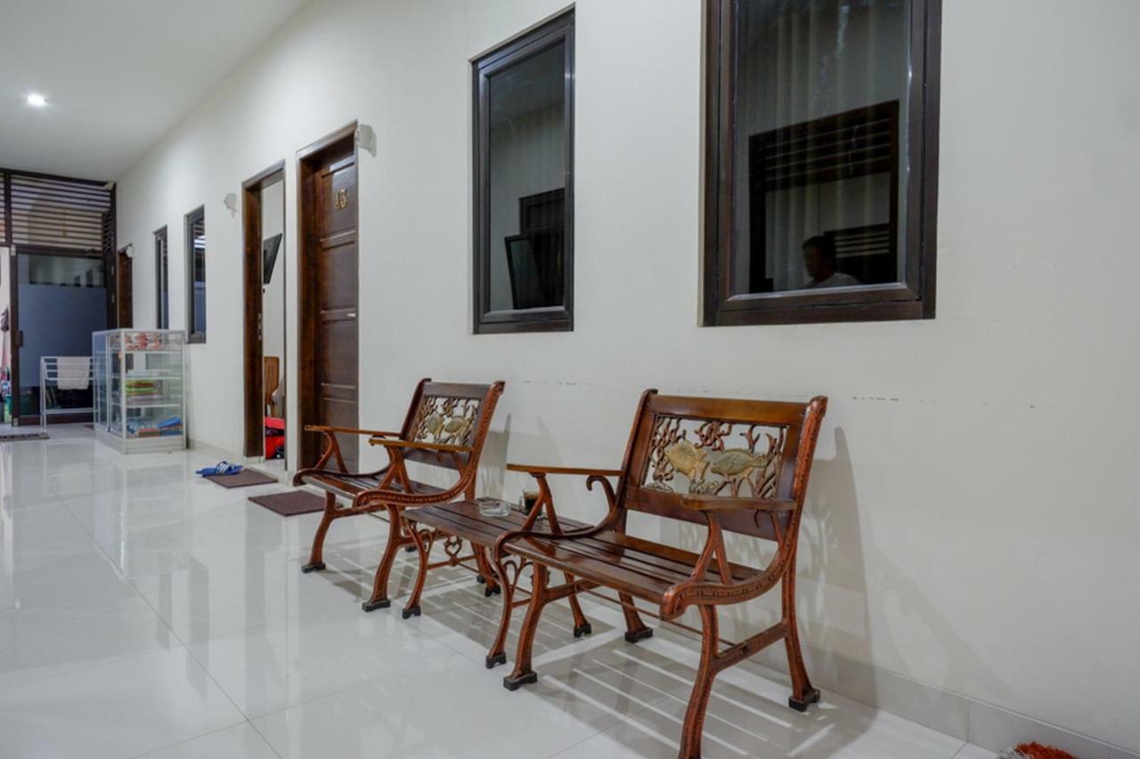 Hotel Reddoorz Near Living Plaza Purwokerto Esterno foto