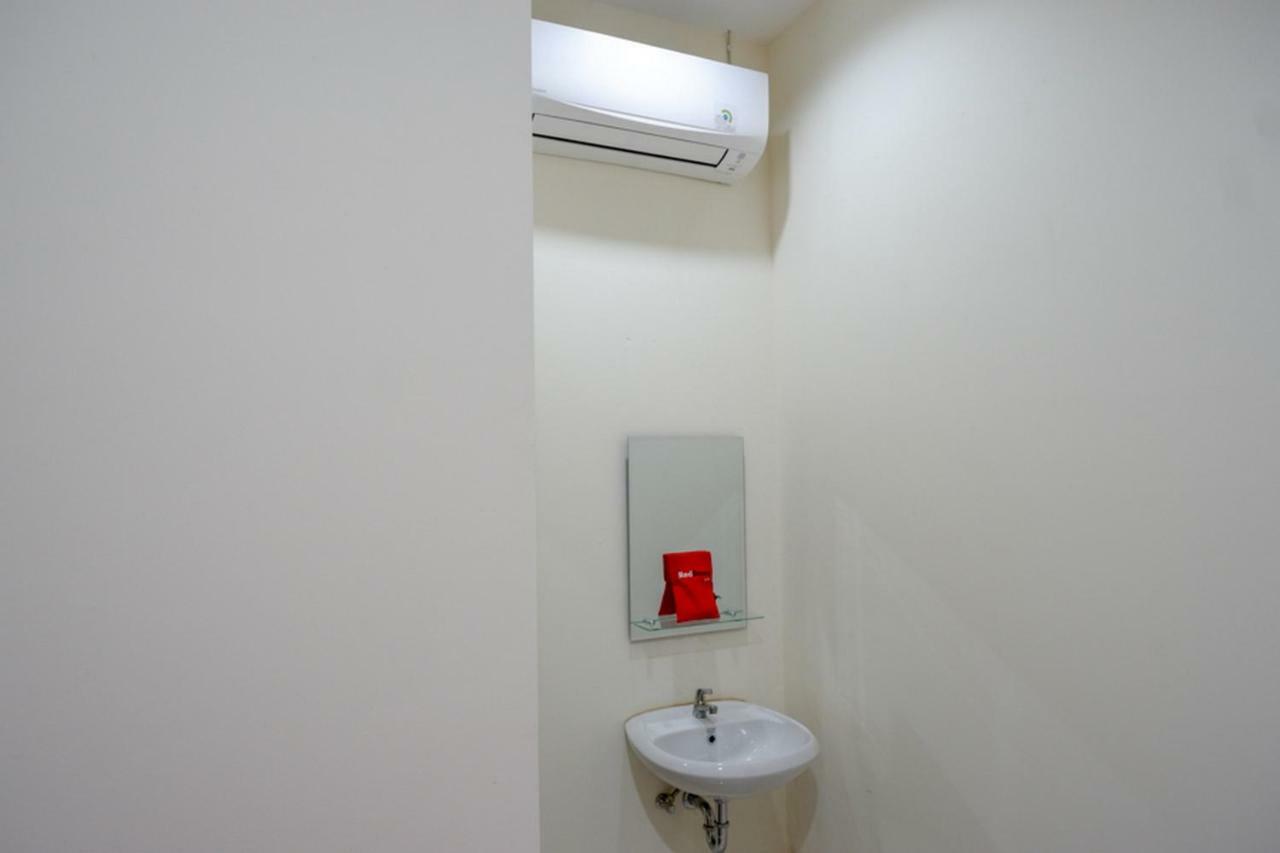 Hotel Reddoorz Near Living Plaza Purwokerto Esterno foto